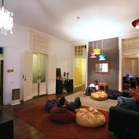 Travellers House - Hostel