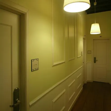 Hostel Travellers House - Lisbon
